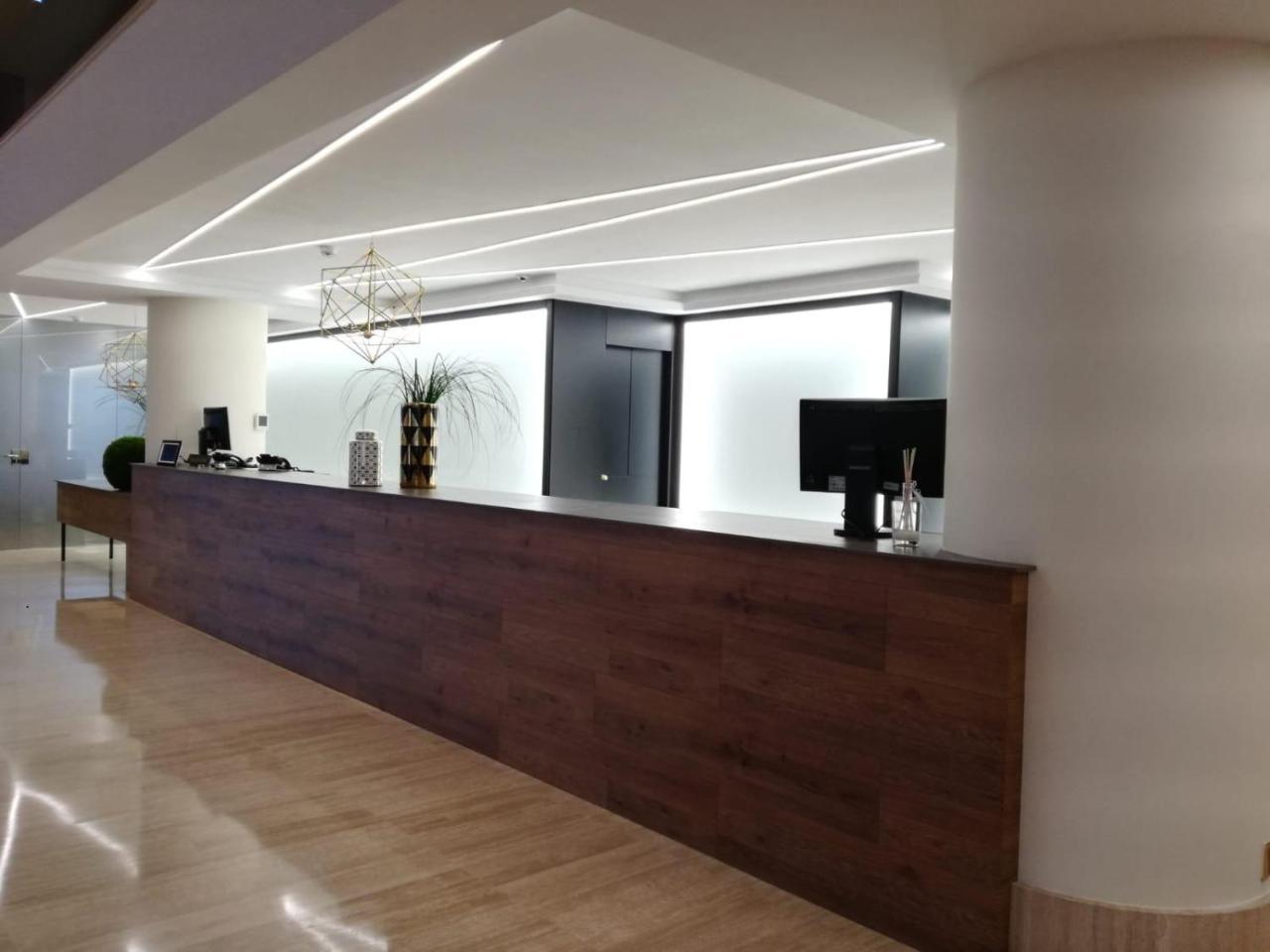 太阳门广场奥卡酒店 圣地亚哥－德孔波斯特拉 外观 照片